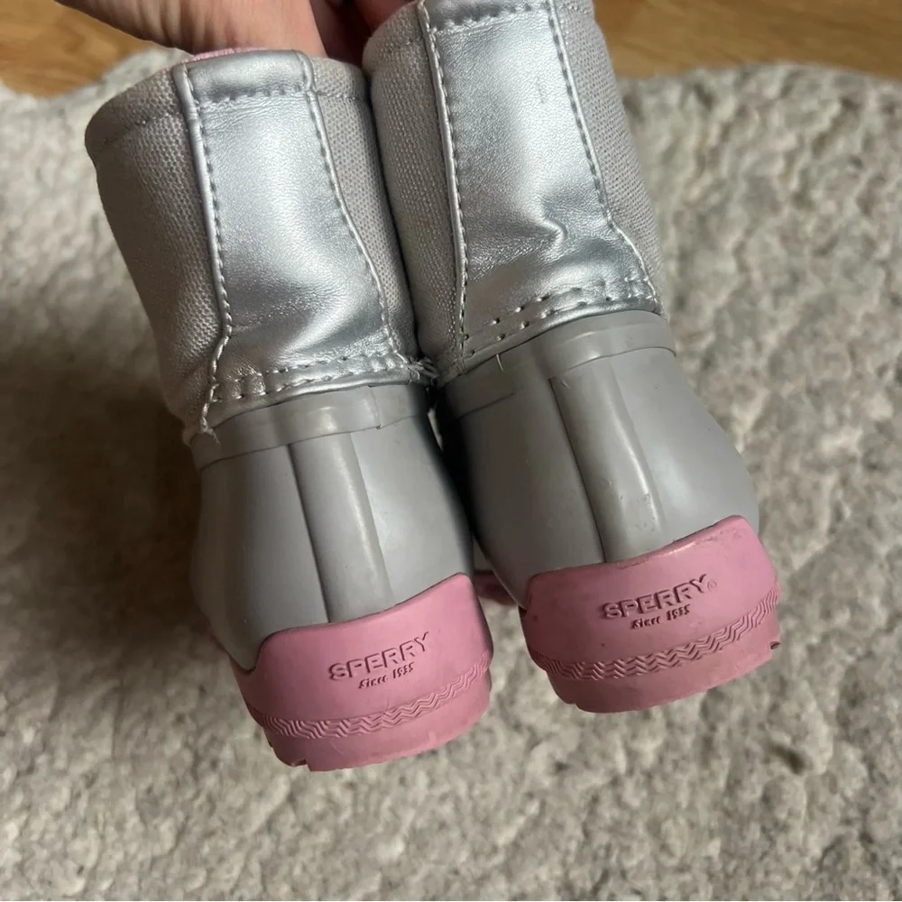 Sperry: Girl's Gray and Pink Port Duck Lace Up Boots Size 10M Style: 162060